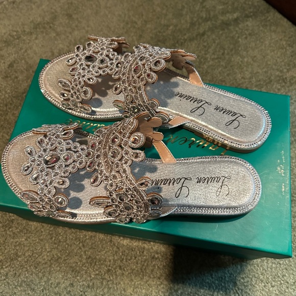 Lauren Lorraine  St. Barts Crystal Flat Slide Sandal  Size   8 New In Box - Picture 5 of 5